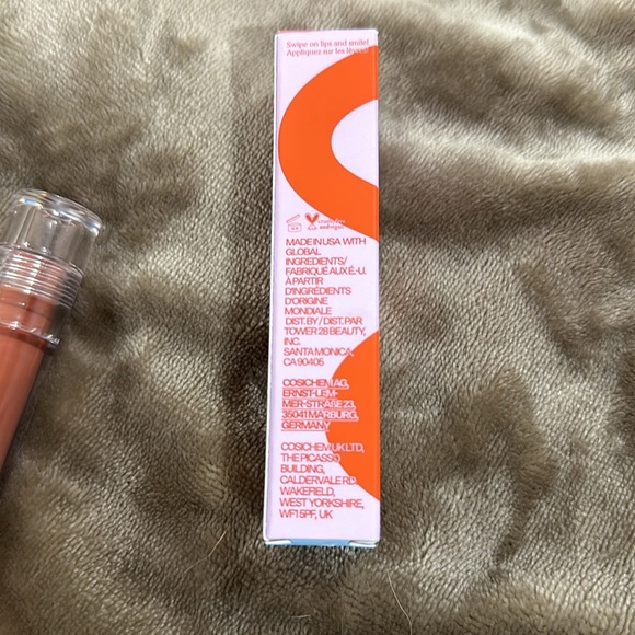 Lip Gloss - Picture 7 of 9